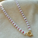 COLLAR COLORES BLANCO GRANATE