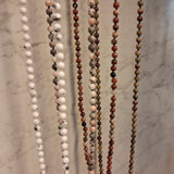 COLLAR ANUDADO PIEDRAS
